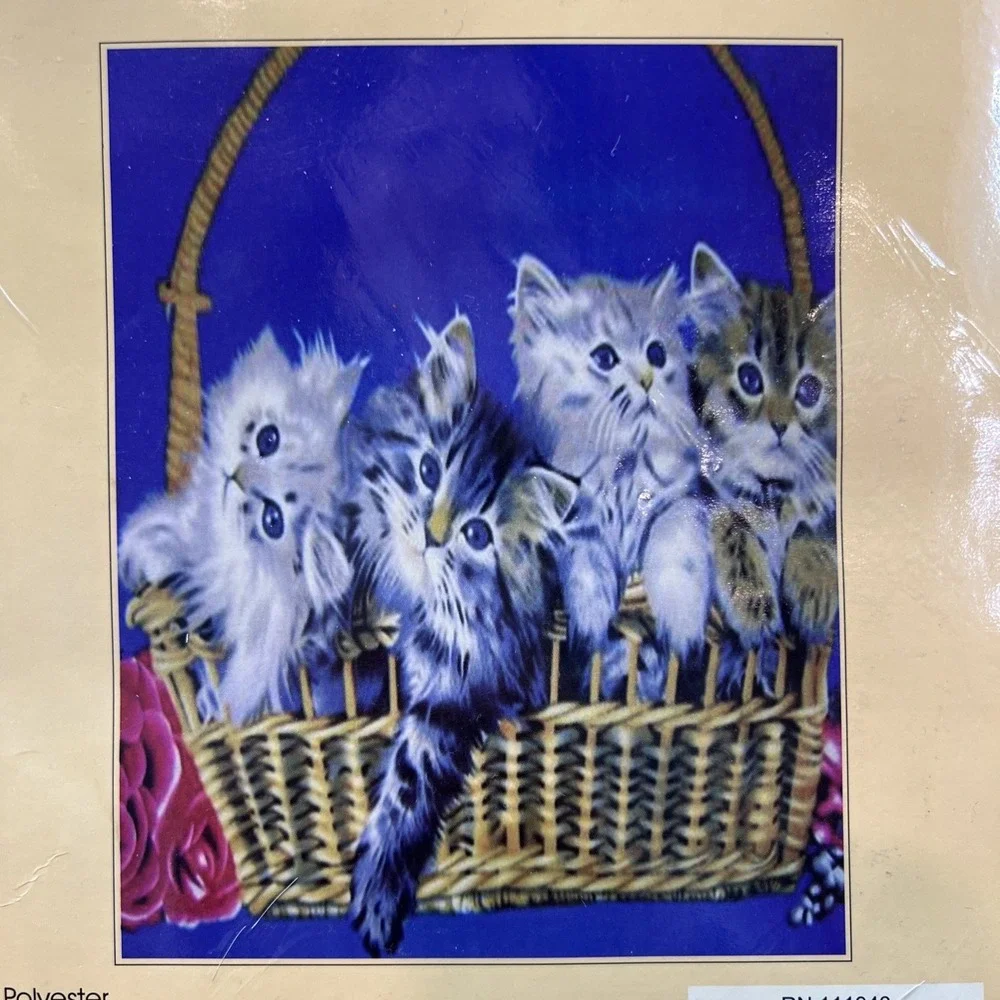 North Point Kitten in Basket Light Polar Fleece Throw Blue 100% Polyester 50x60‎